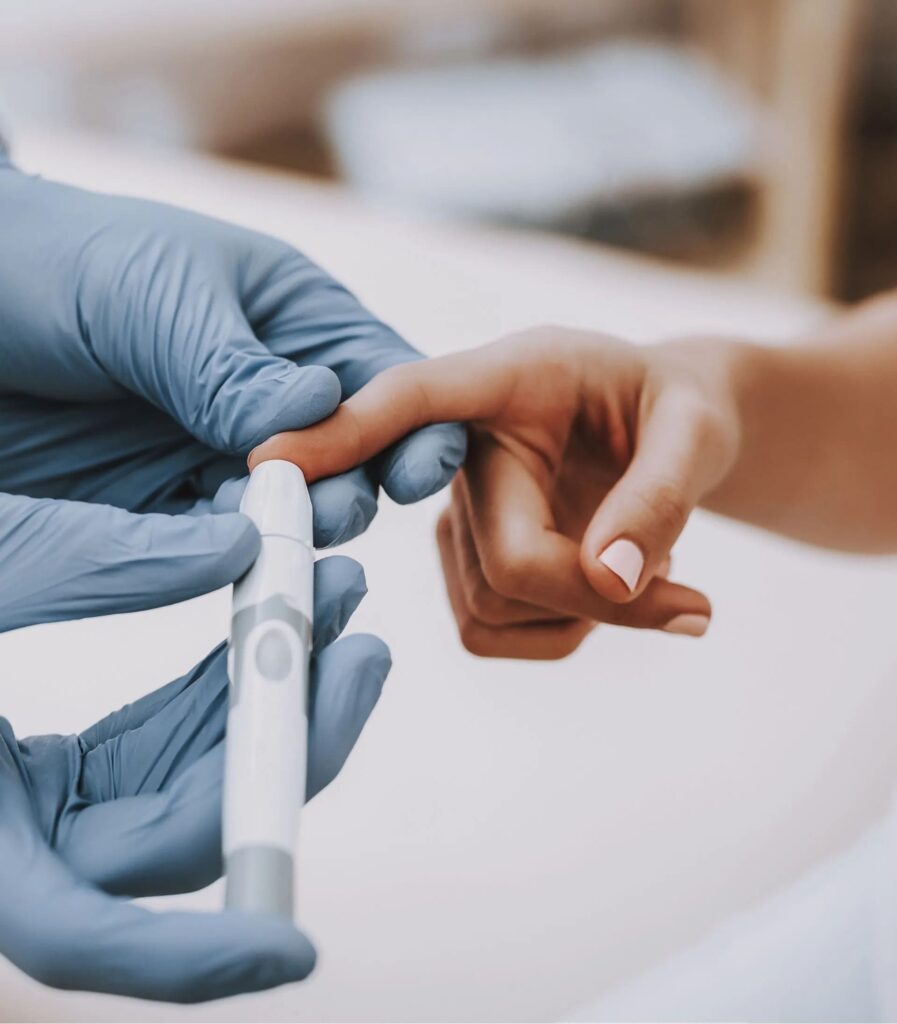 1766076518_SideImageMES8-1920w Diabetic Eye Exam Brookfield